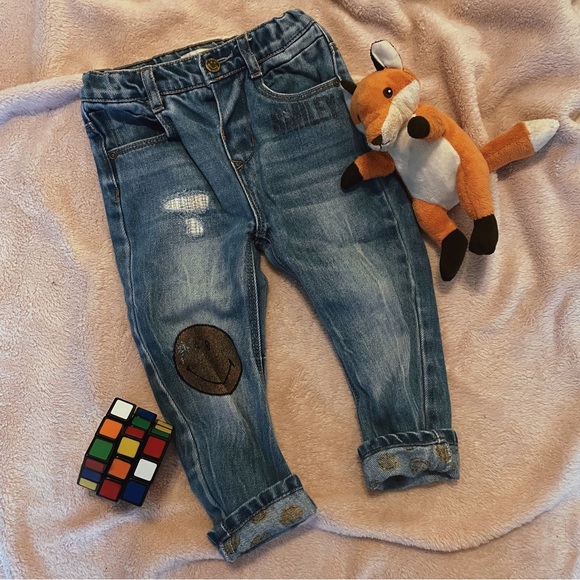 Zara Cutest Baby Jeans Ever - Picture 2 of 8